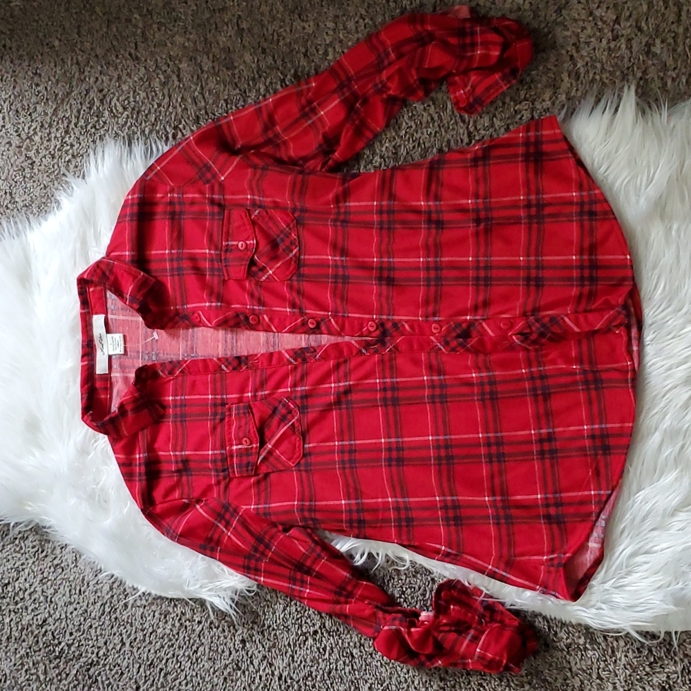Brand new plaid button down shirt size L!